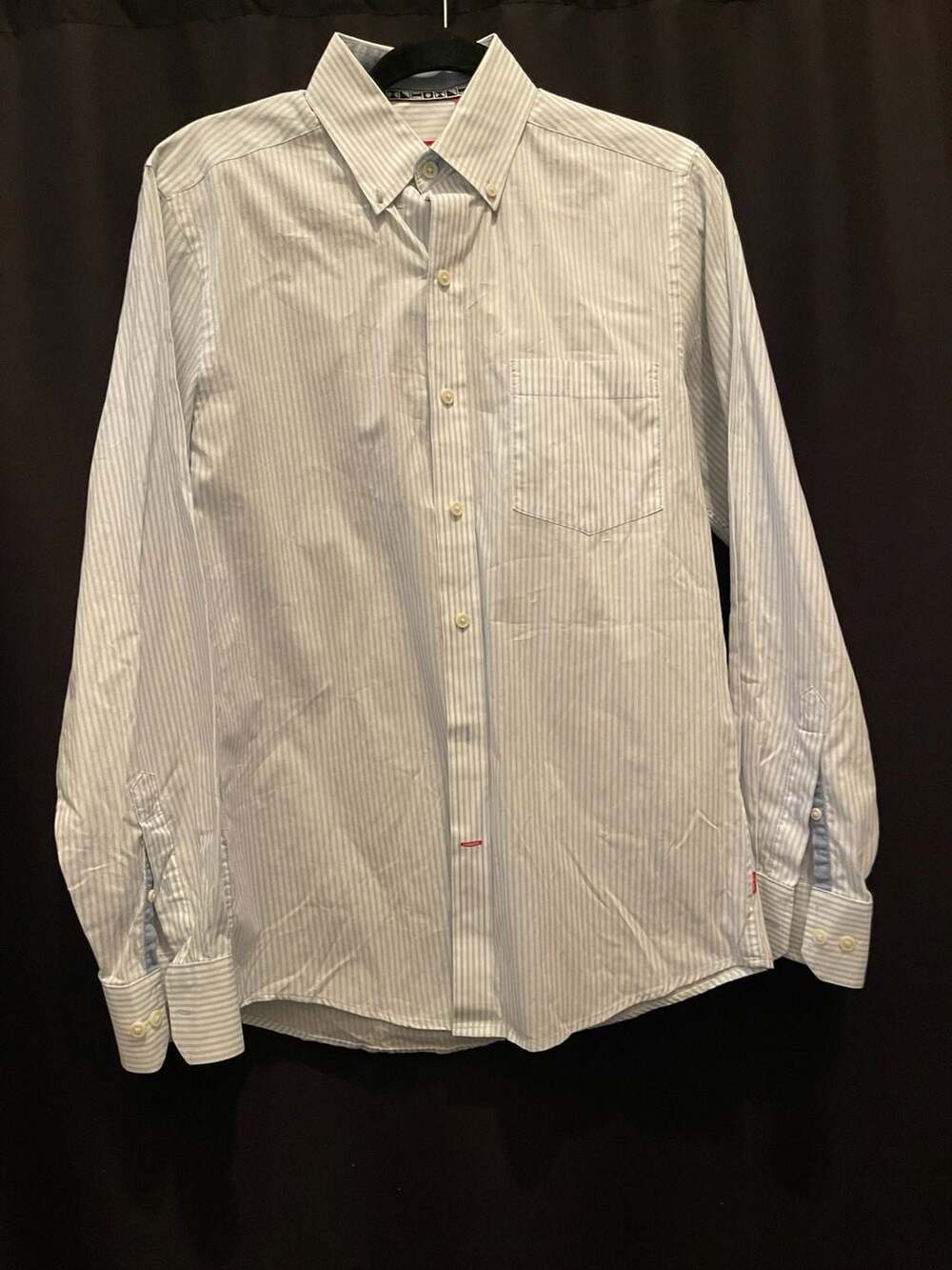 Small - IZOD Men's Slim Fit Button Down Shirt Size S/P Blue White Striped - Picture 2 of 6